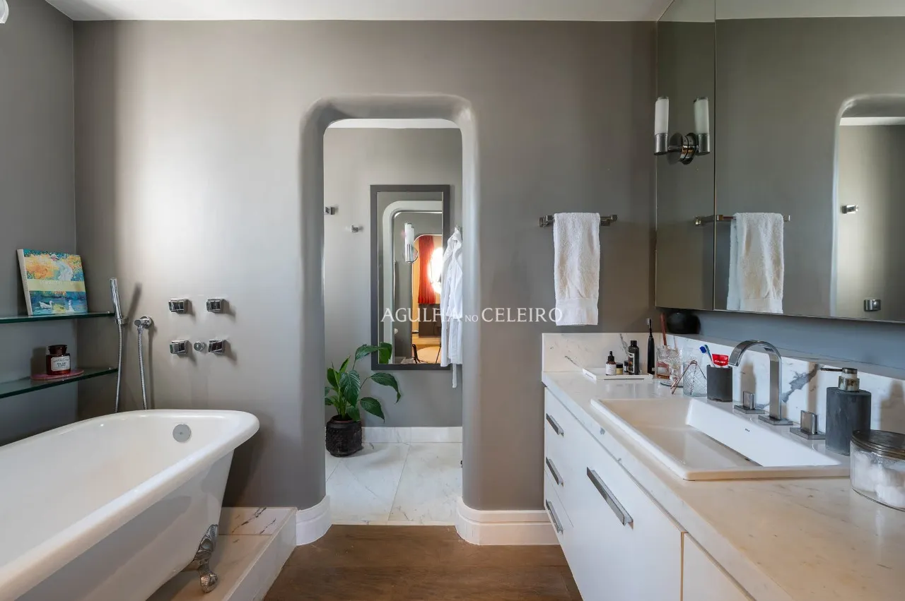 Apartamento duplex mobiliado em prédio Lindenberg na parte plana do Jardim América – AP6946