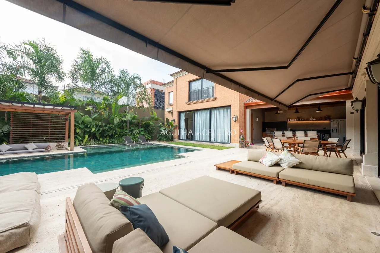 Casa maravilhosa projetada por Rosana Collet à venda no Jardim Europa – CA0224