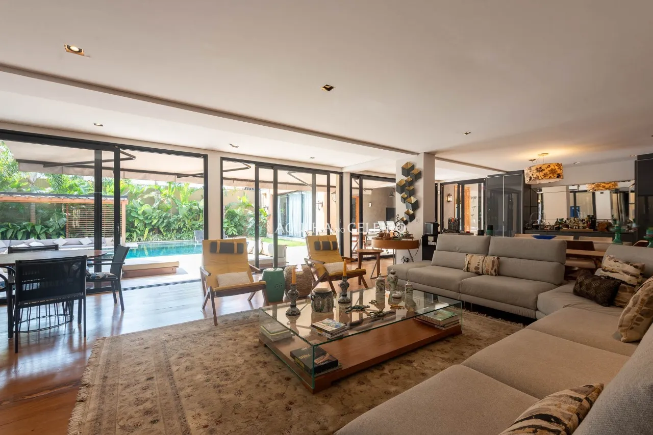 Casa maravilhosa projetada por Rosana Collet à venda no Jardim Europa – CA0224