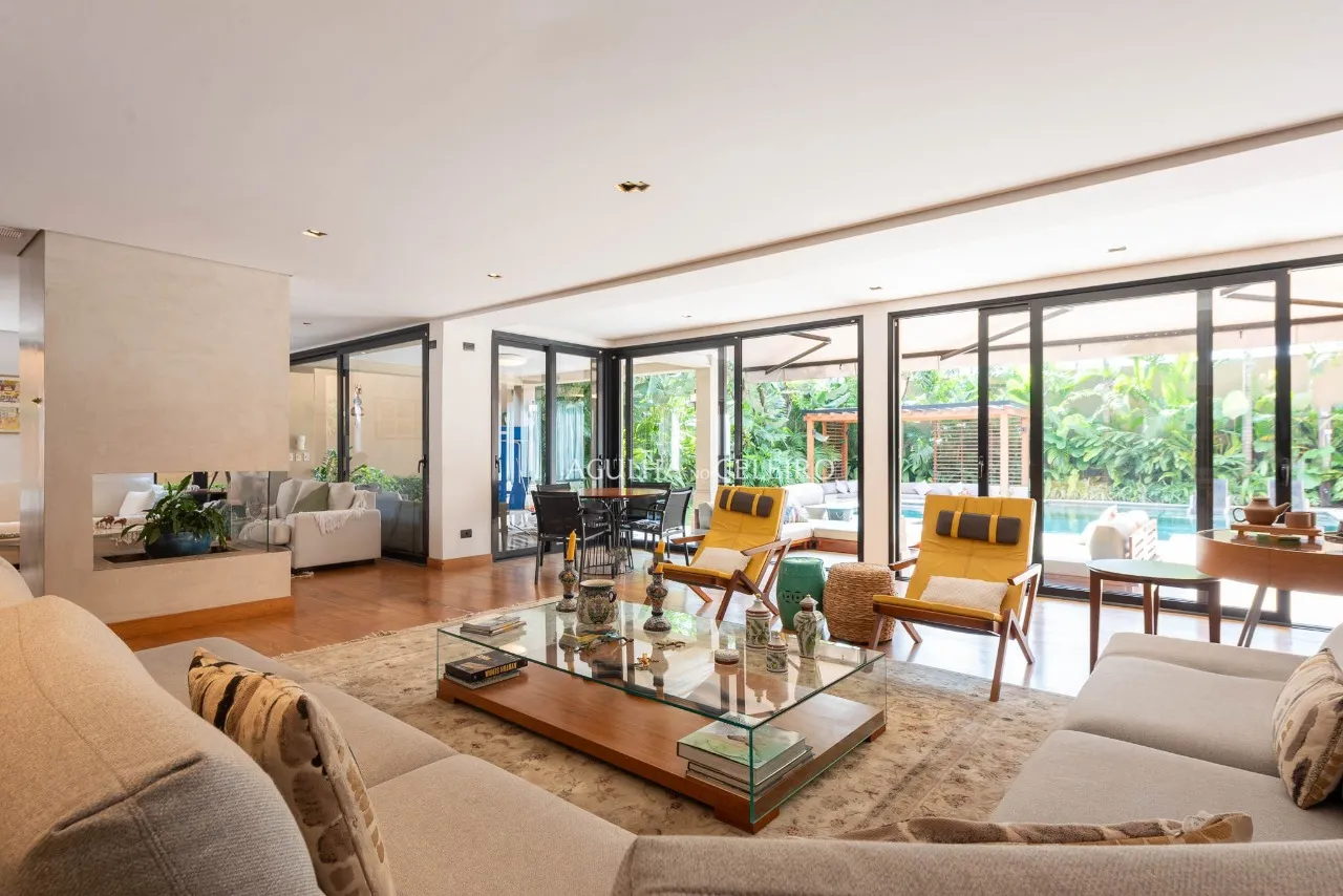 Casa maravilhosa projetada por Rosana Collet à venda no Jardim Europa – CA0224