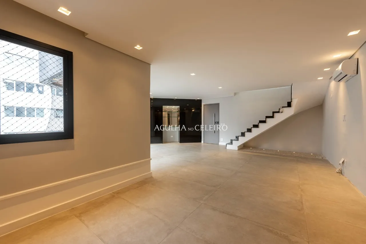 Cobertura com piscina à venda no Itaim Bibi – CO0511