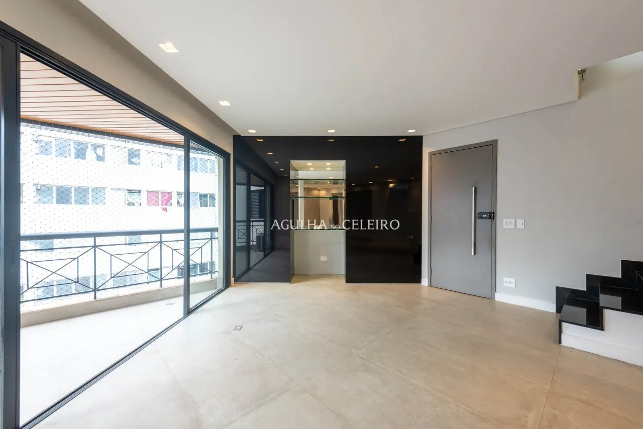 Cobertura com piscina à venda no Itaim Bibi – CO0511