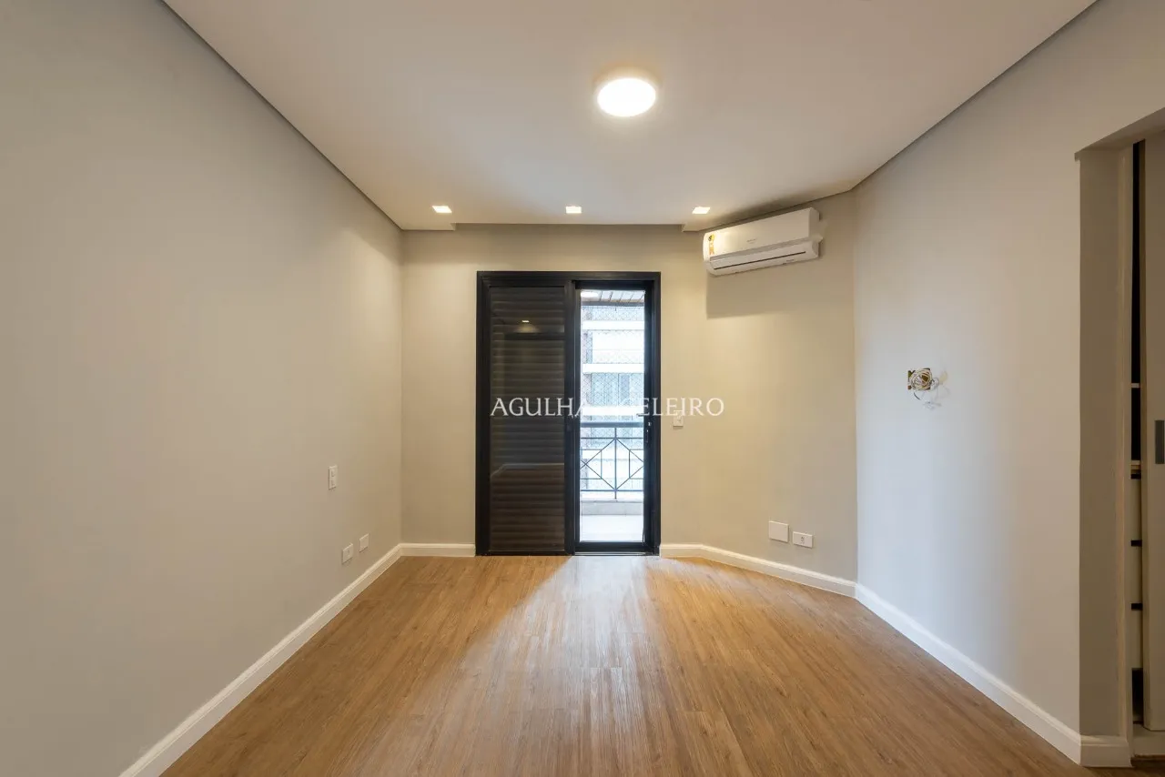 Cobertura com piscina à venda no Itaim Bibi – CO0511