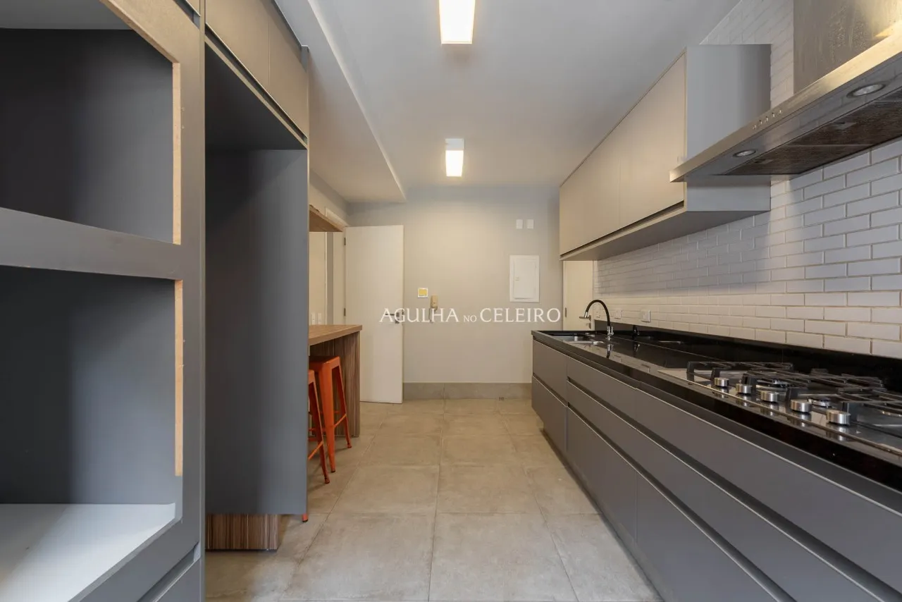 Cobertura com piscina à venda no Itaim Bibi – CO0511