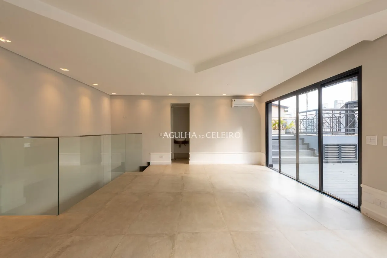 Cobertura com piscina à venda no Itaim Bibi – CO0511