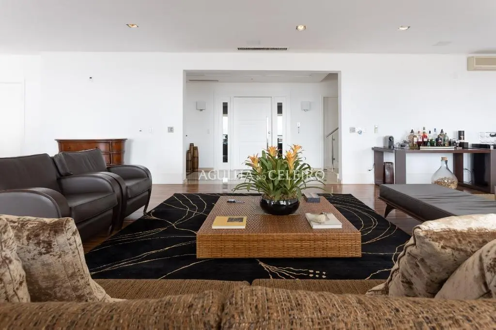 Cobertura duplex com vista maravilhosa à venda na Vila Nova Conceição – CO0525