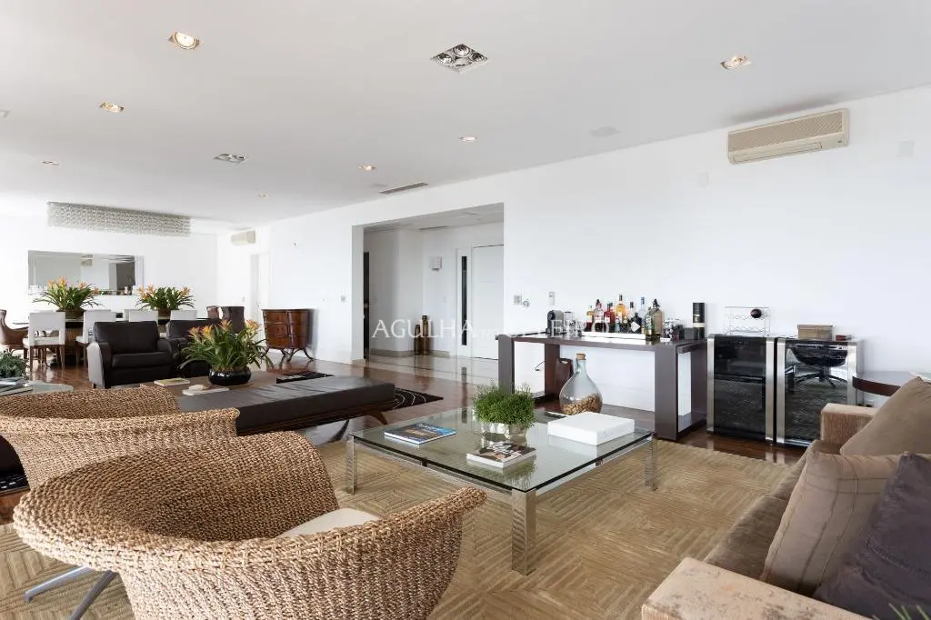 Cobertura duplex com vista maravilhosa à venda na Vila Nova Conceição – CO0525