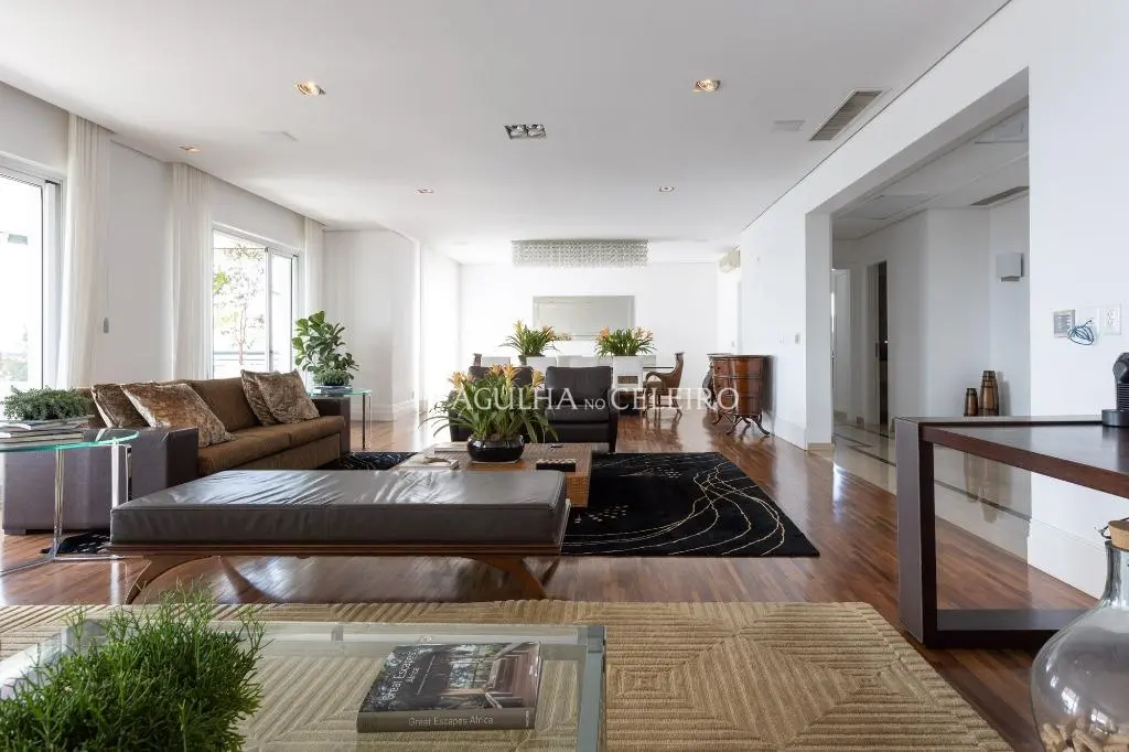 Cobertura duplex com vista maravilhosa à venda na Vila Nova Conceição – CO0525