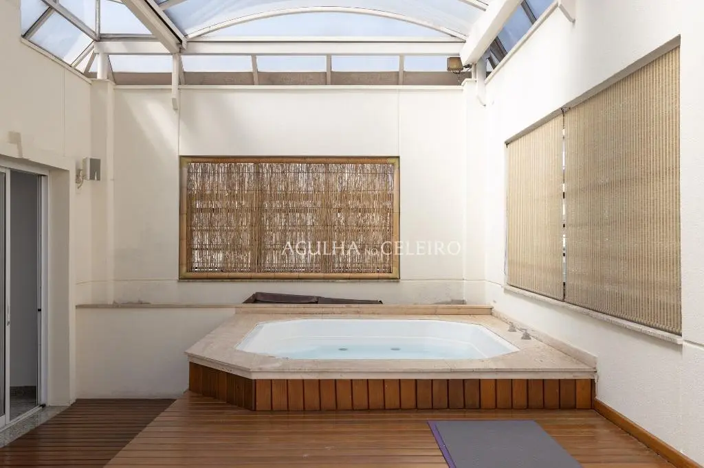 Cobertura duplex com vista maravilhosa à venda na Vila Nova Conceição – CO0525