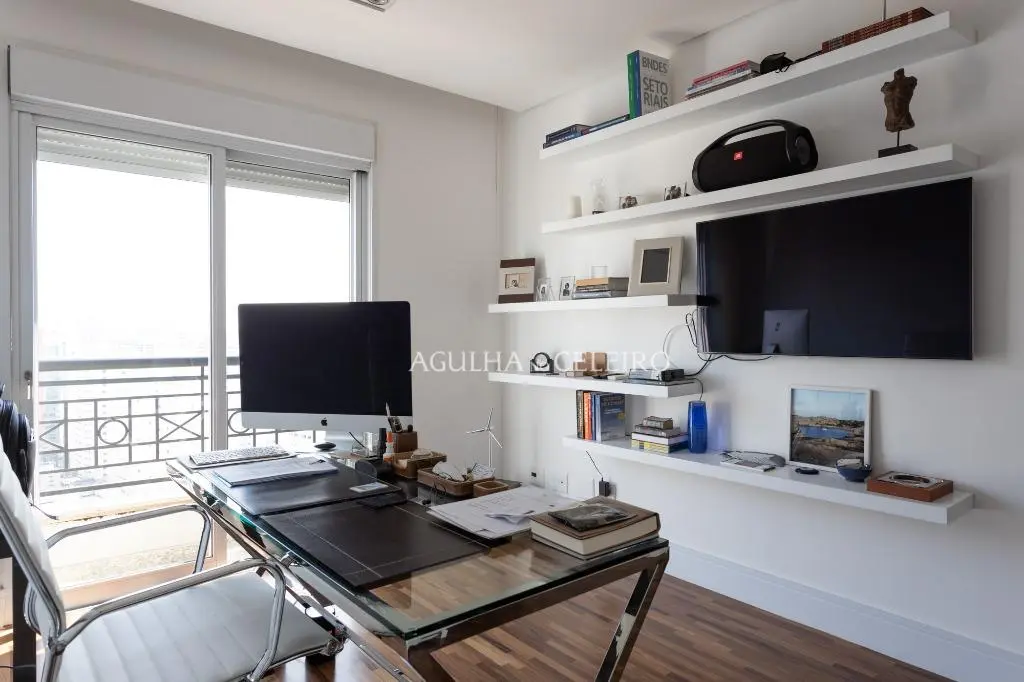 Cobertura duplex com vista maravilhosa à venda na Vila Nova Conceição – CO0525