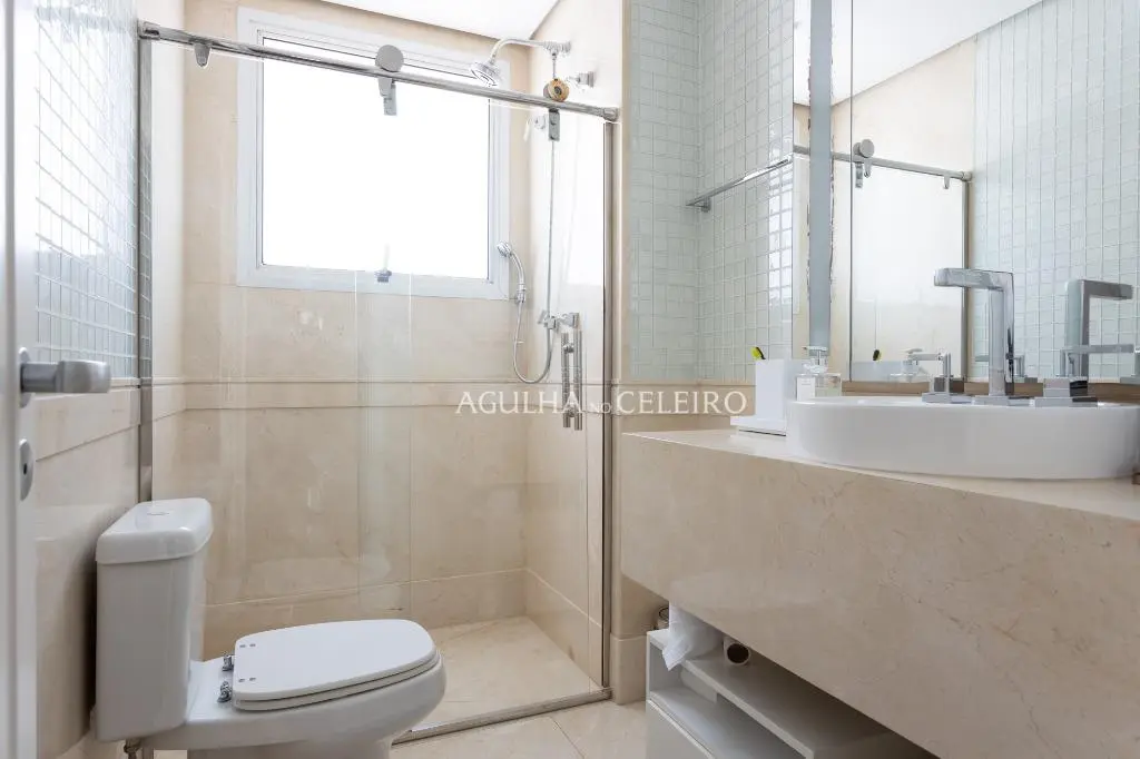 Cobertura duplex com vista maravilhosa à venda na Vila Nova Conceição – CO0525