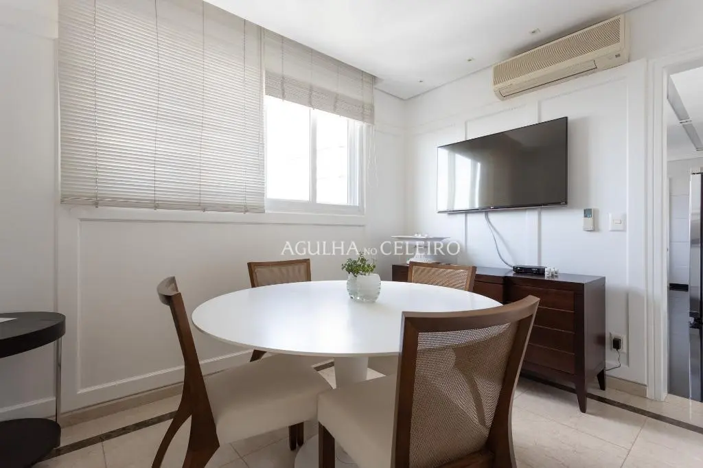 Cobertura duplex com vista maravilhosa à venda na Vila Nova Conceição – CO0525