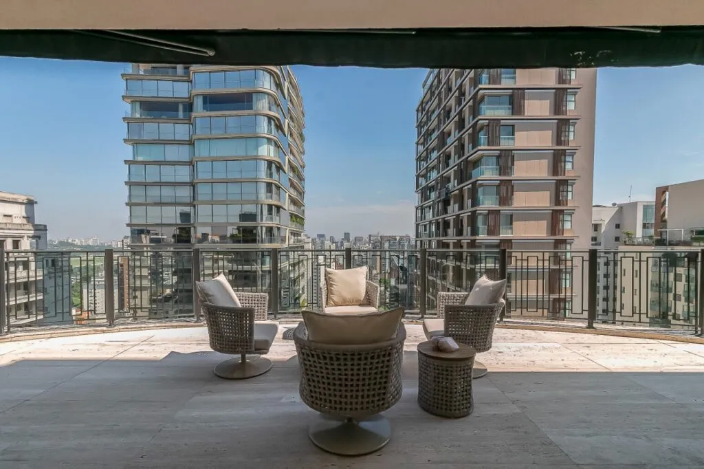 Cobertura Triplex com mais de 1000 m² e decoração assinada no Itaim Bibi. – CO0922