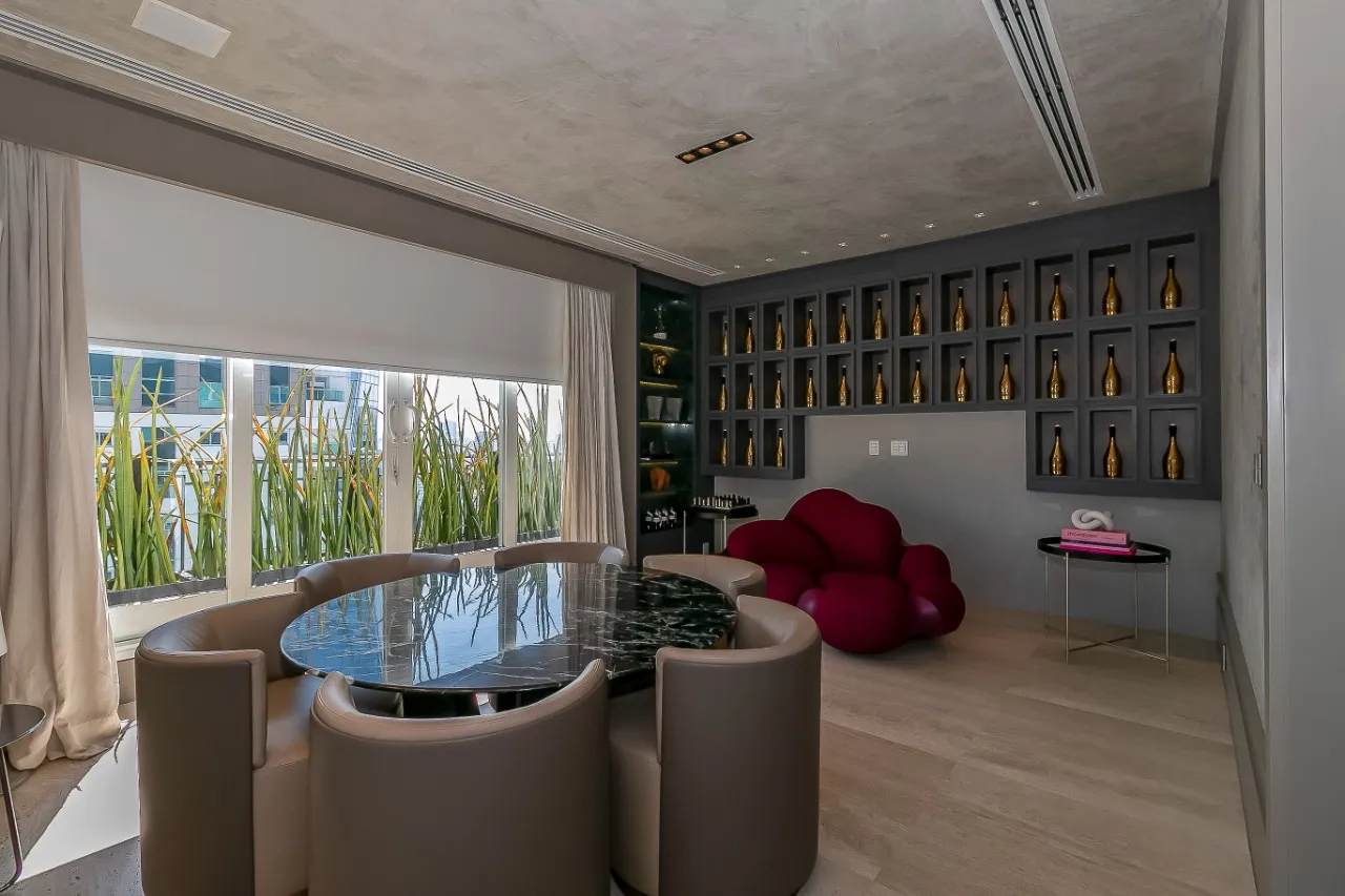 Cobertura Triplex com mais de 1000 m² e decoração assinada no Itaim Bibi. – CO0922