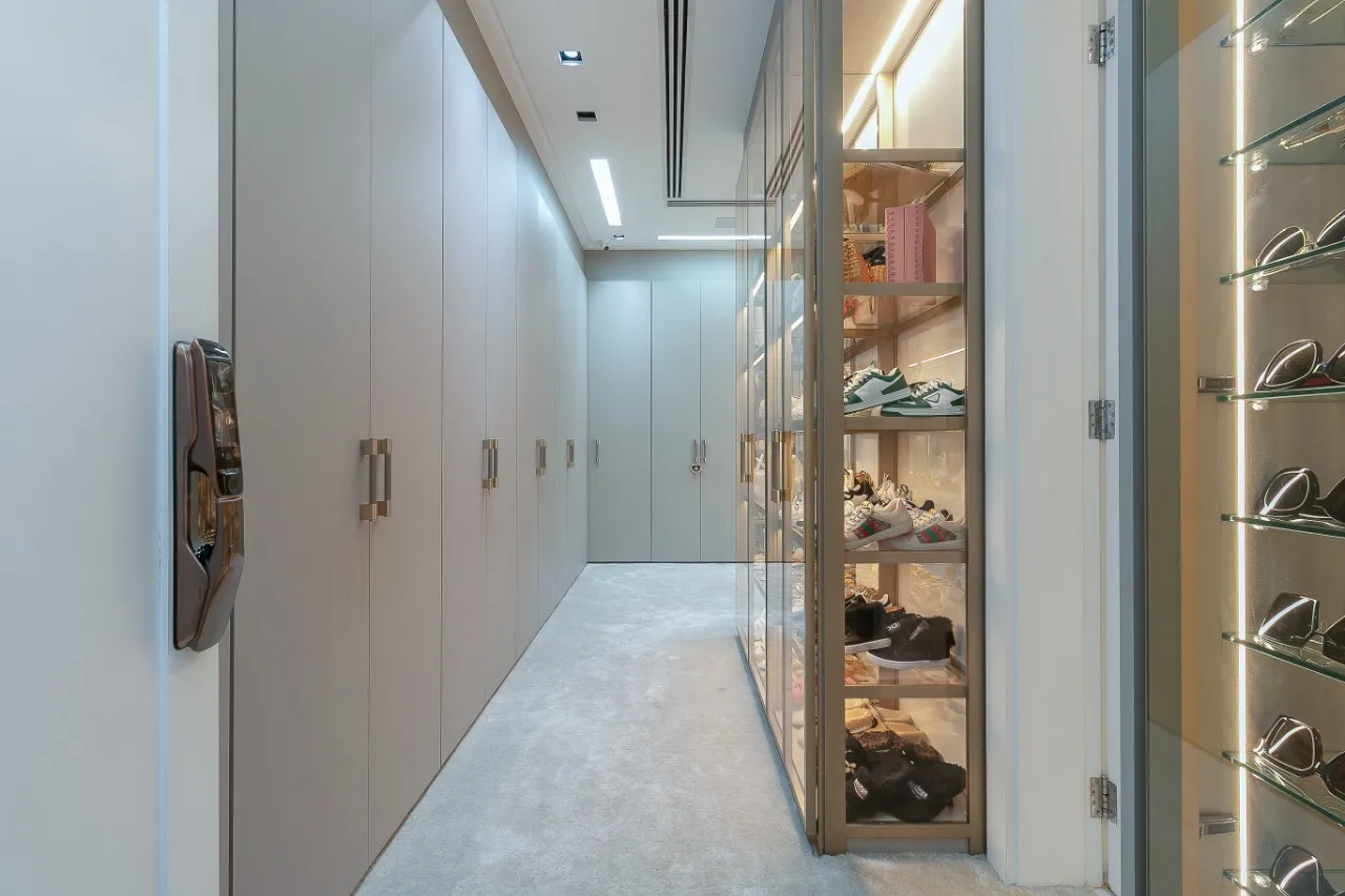 Cobertura Triplex com mais de 1000 m² e decoração assinada no Itaim Bibi. – CO0922