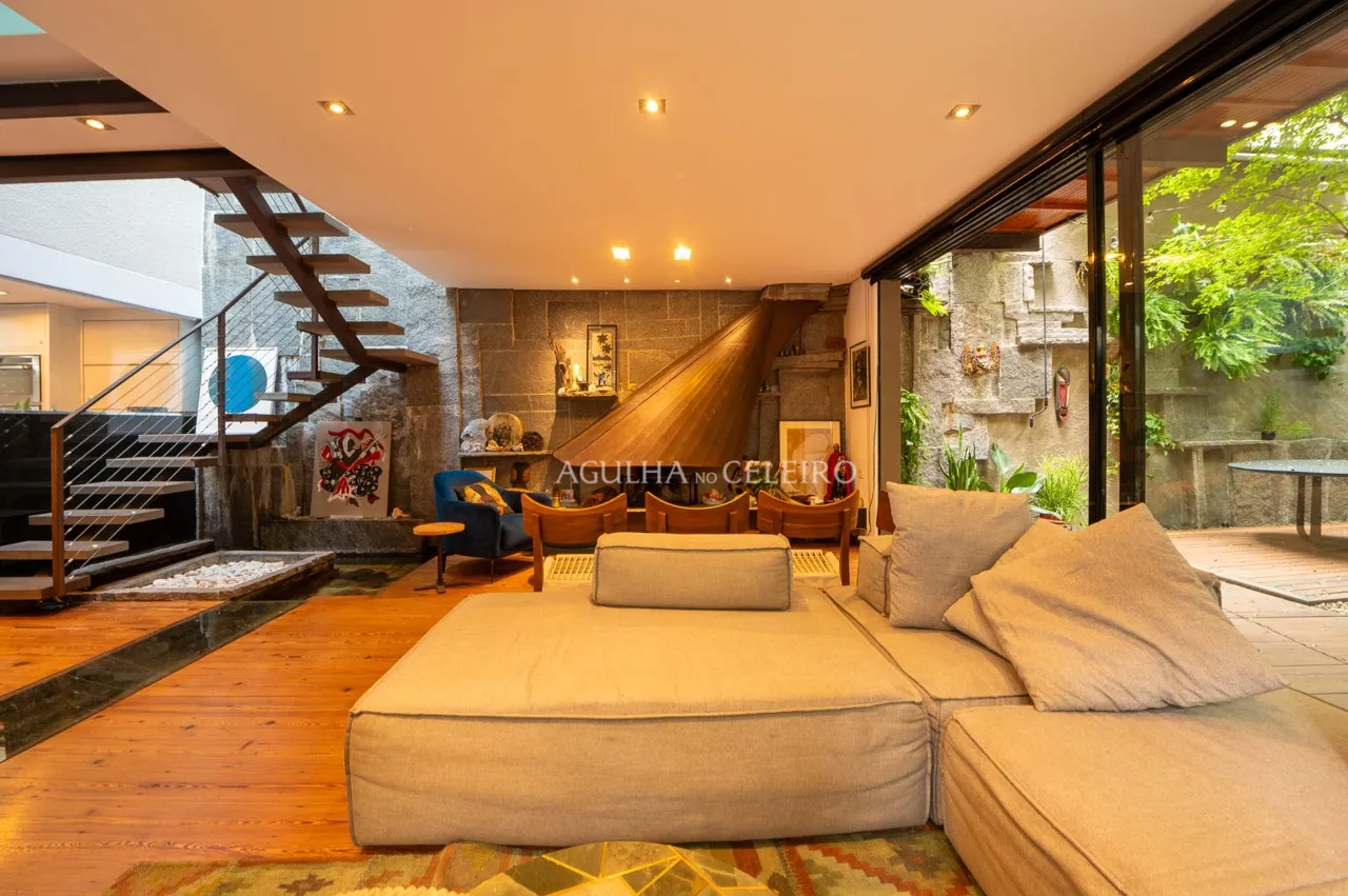 Casa de vila maravilhosa com atmosfera única no Jardim América. – VL0004