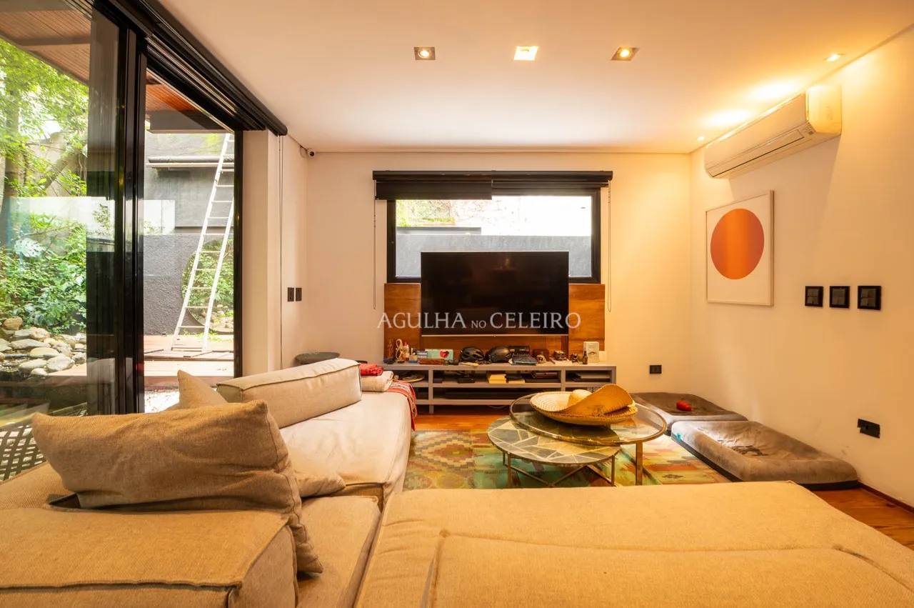 Casa de vila maravilhosa com atmosfera única no Jardim América. – VL0004