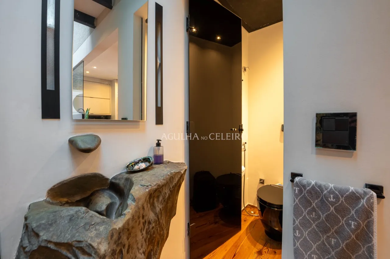 Casa de vila maravilhosa com atmosfera única no Jardim América. – VL0004