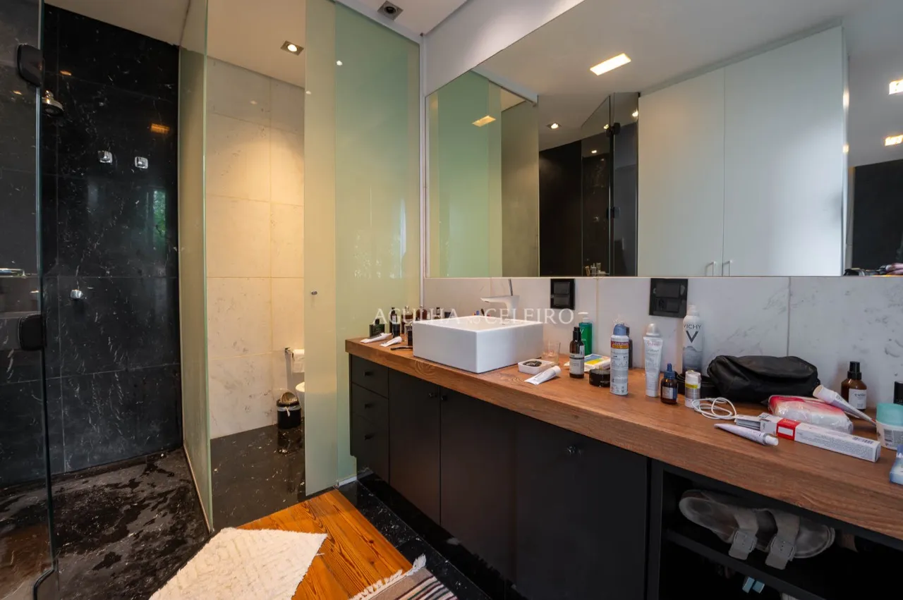 Casa de vila maravilhosa com atmosfera única no Jardim América. – VL0004