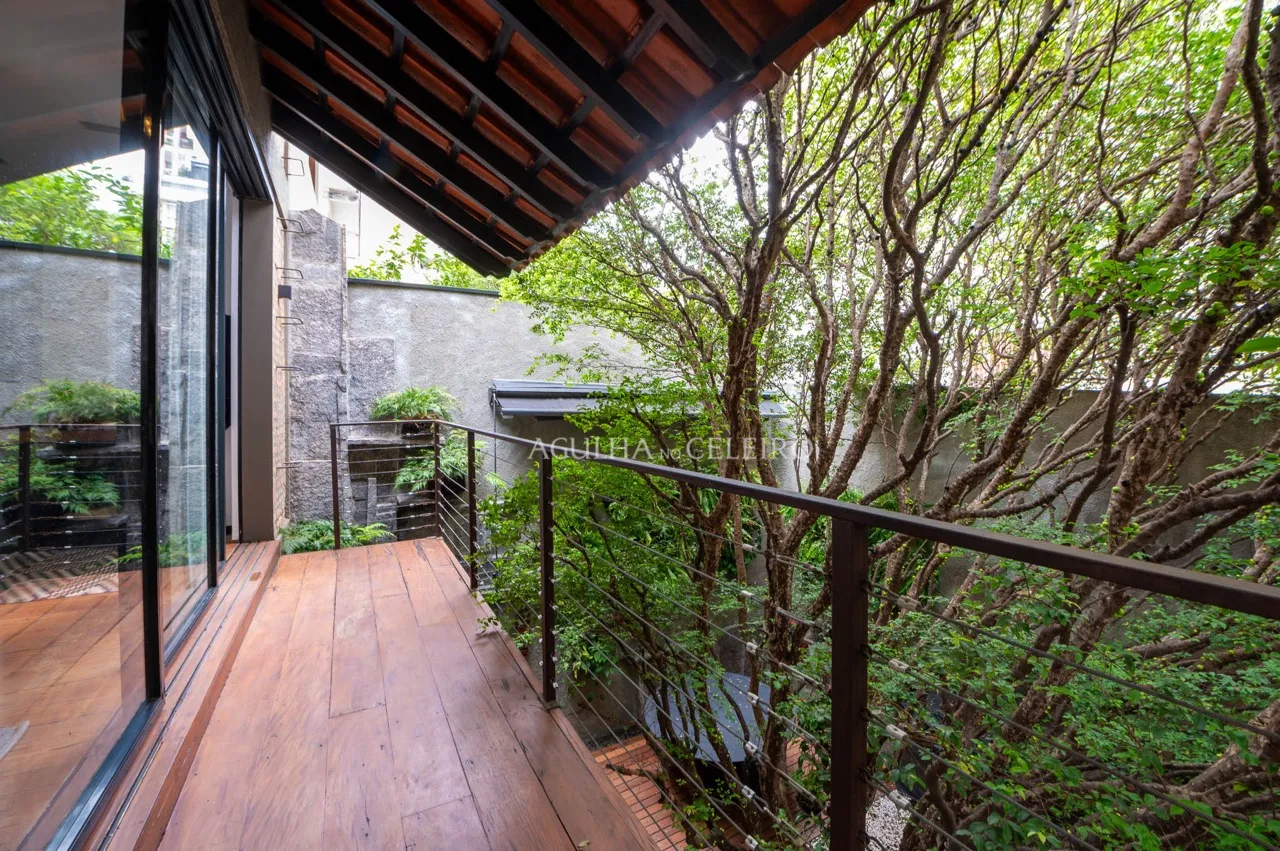 Casa de vila maravilhosa com atmosfera única no Jardim América. – VL0004