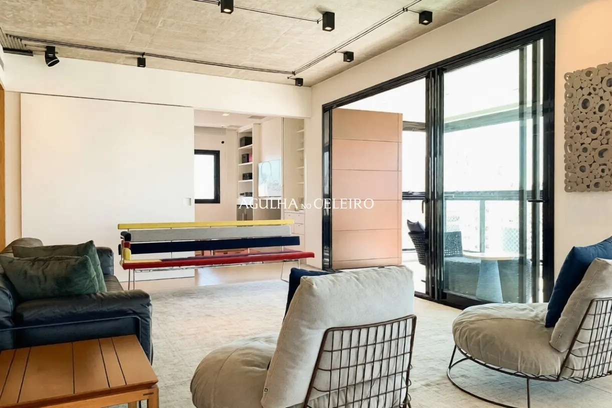 Vista deslumbrante do skyline, acabamentos exclusivos e tecnologia de ponta. – 13177