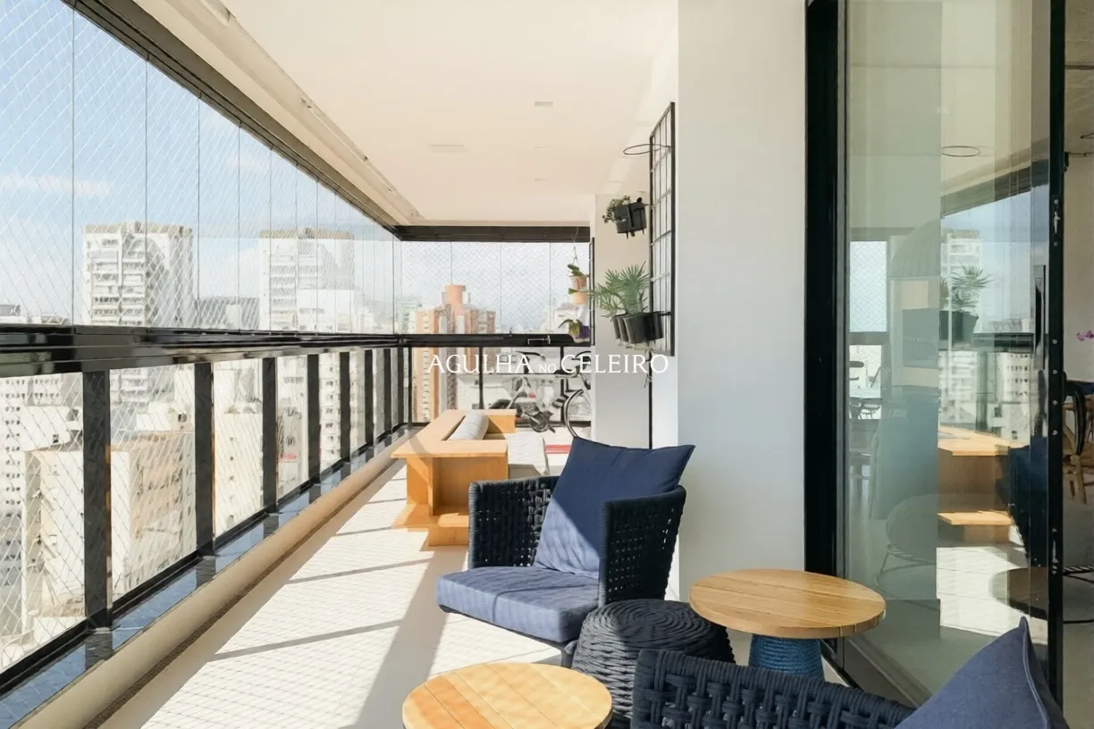 Vista deslumbrante do skyline, acabamentos exclusivos e tecnologia de ponta. – 13177