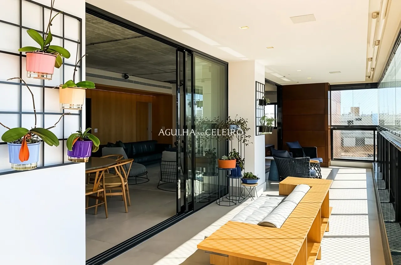 Vista deslumbrante do skyline, acabamentos exclusivos e tecnologia de ponta. – 13177