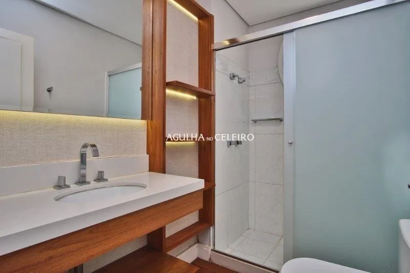Sofisticação, luz natural e vista privilegiada em condomínio cobiçado. – 14160 - imovel-34521-50