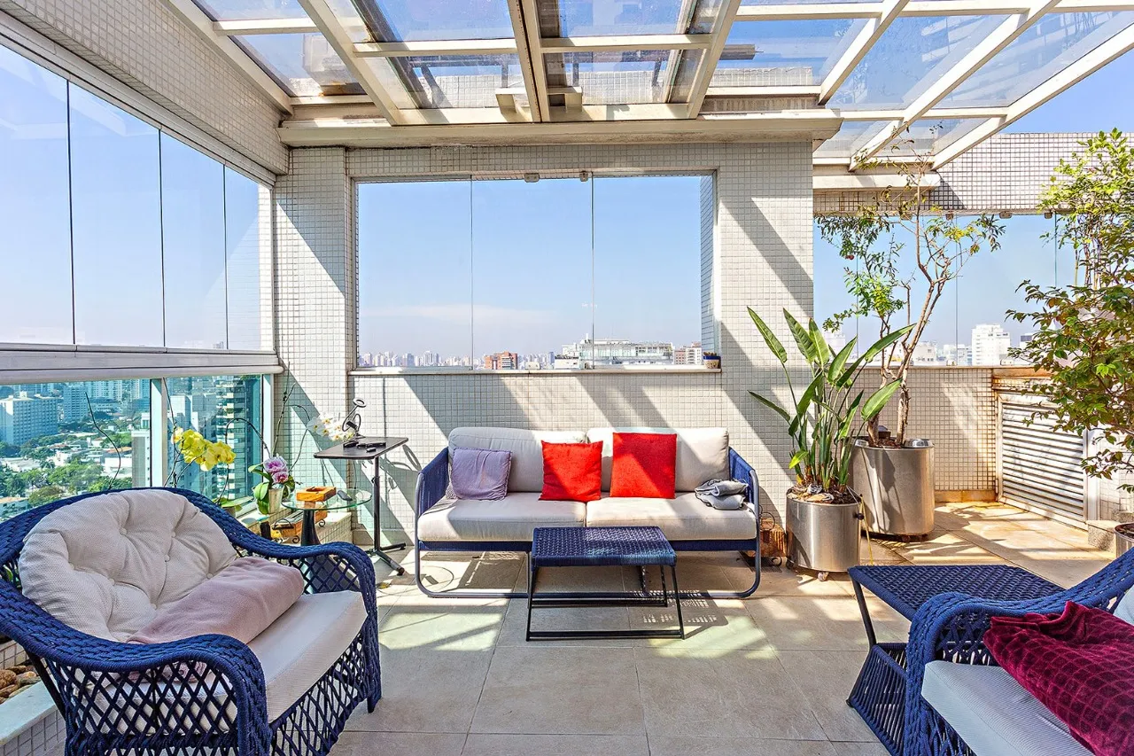 Cobertura triplex com vista à venda em Moema. – 17139