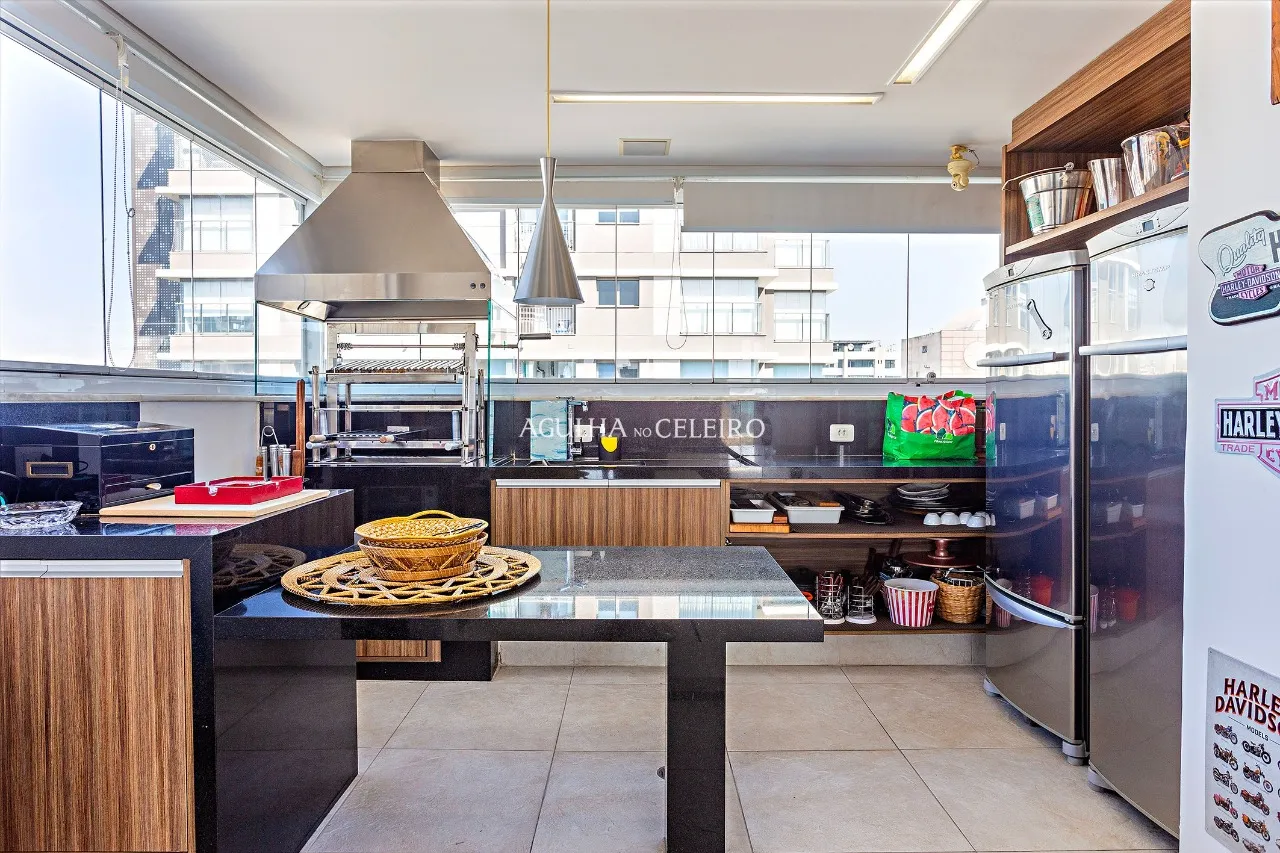 Cobertura triplex com vista à venda em Moema. – 17139