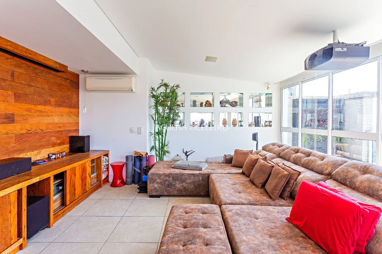 Cobertura triplex com vista à venda em Moema. – 17139
