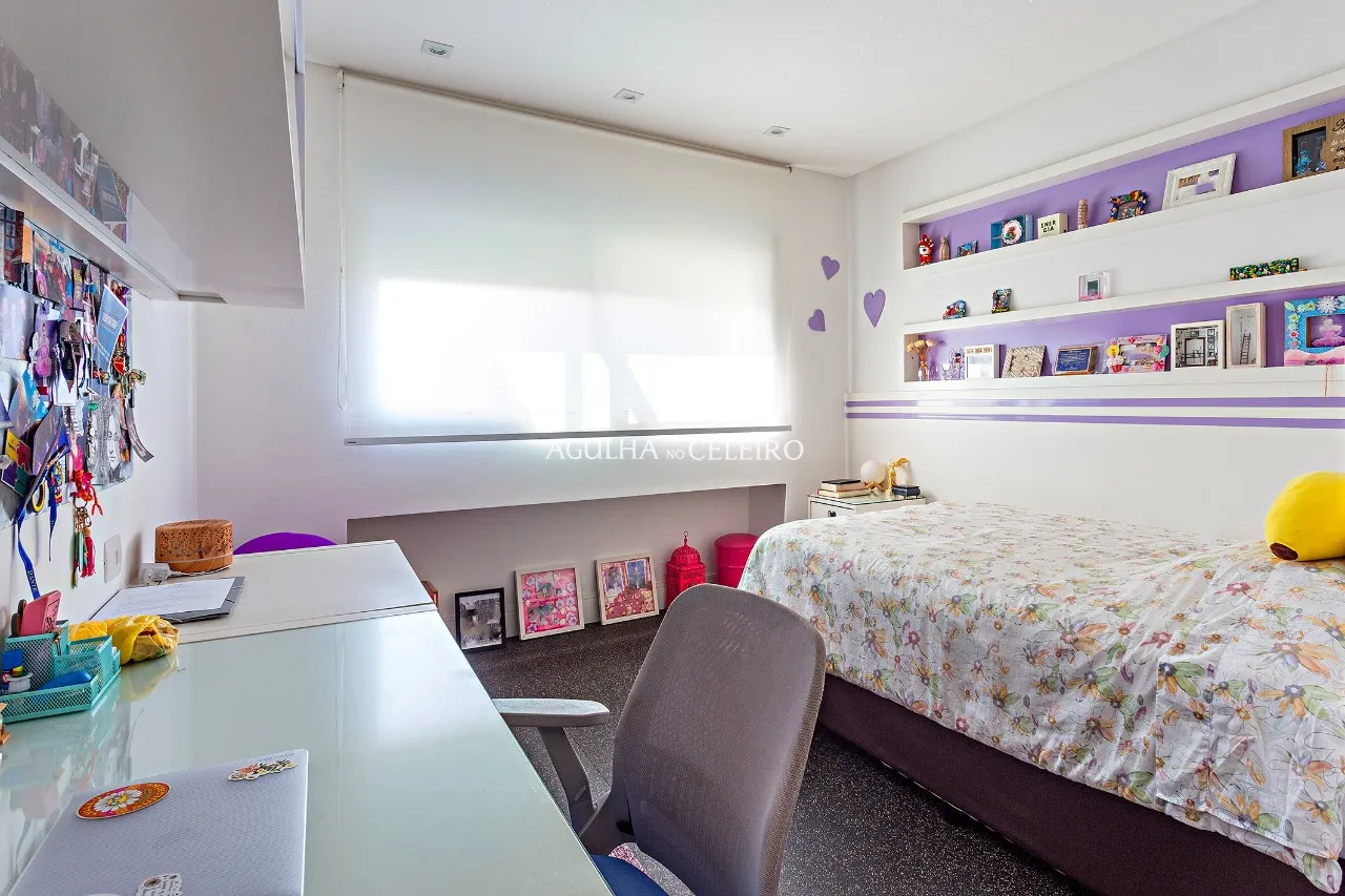 Cobertura triplex com vista à venda em Moema. – 17139