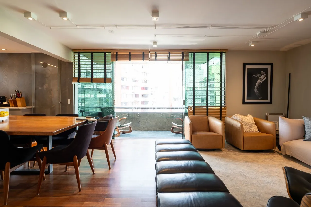 Cobertura duplex com terraço e reforma contemporânea em localização privilegiada – 18421