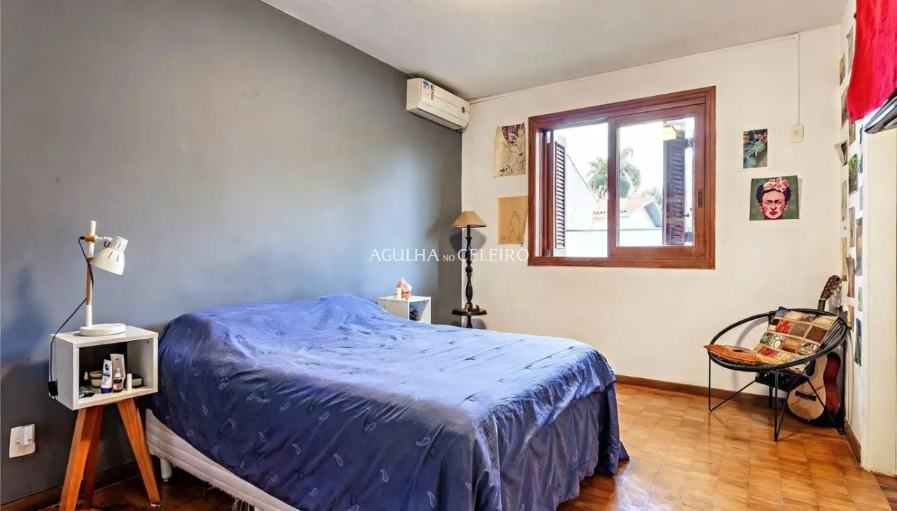 Casa encantadora com excelente iluminação natural em localização privilegiada. – 19579