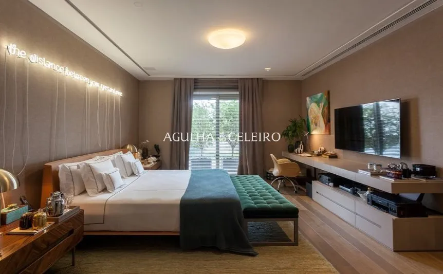 Elegância contemporânea no Jardim América por Roberto Migotto. – 20089