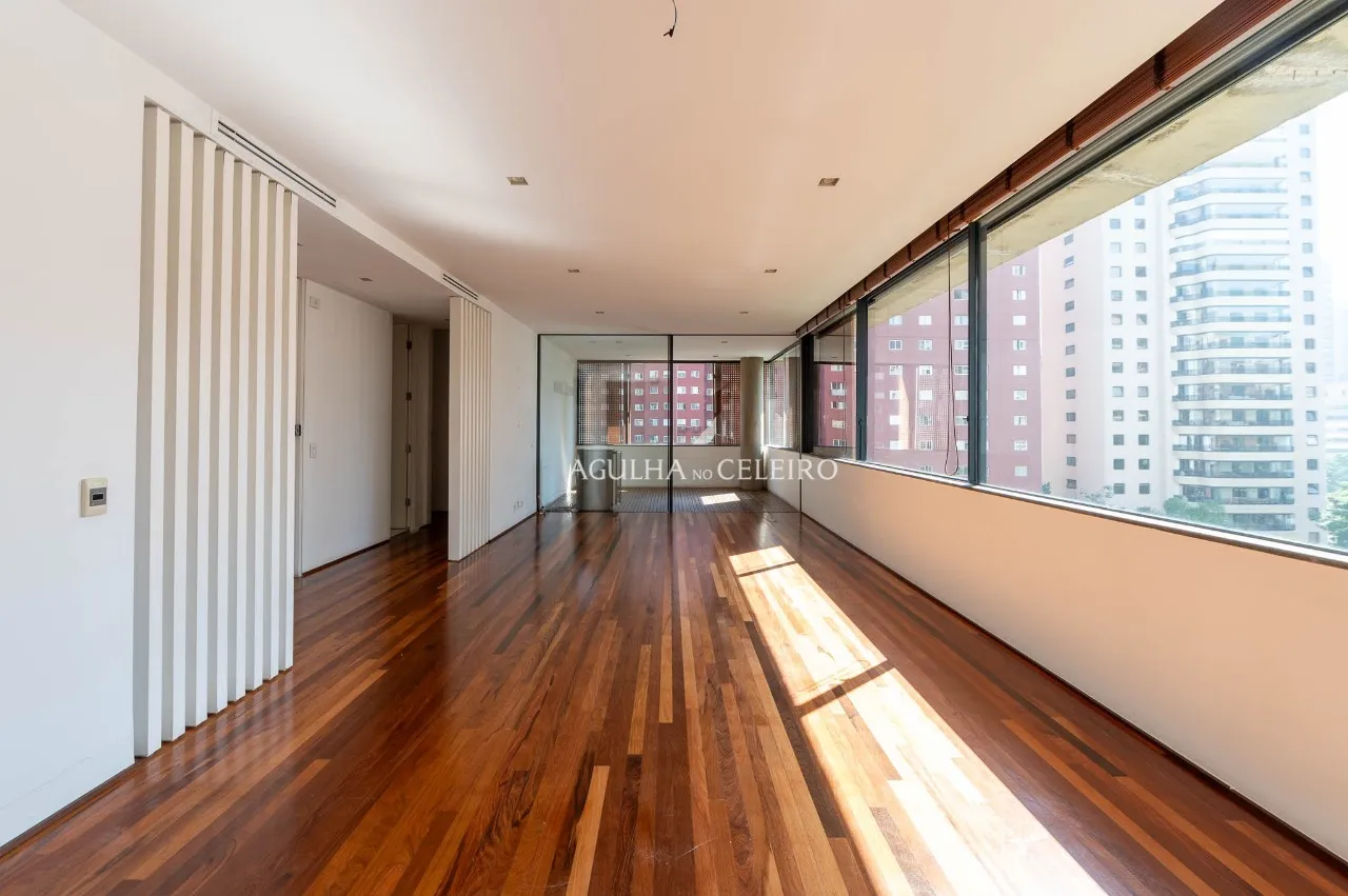 Design contemporâneo de Marcio Kogan ao lado do Parque do Povo. – 21232
