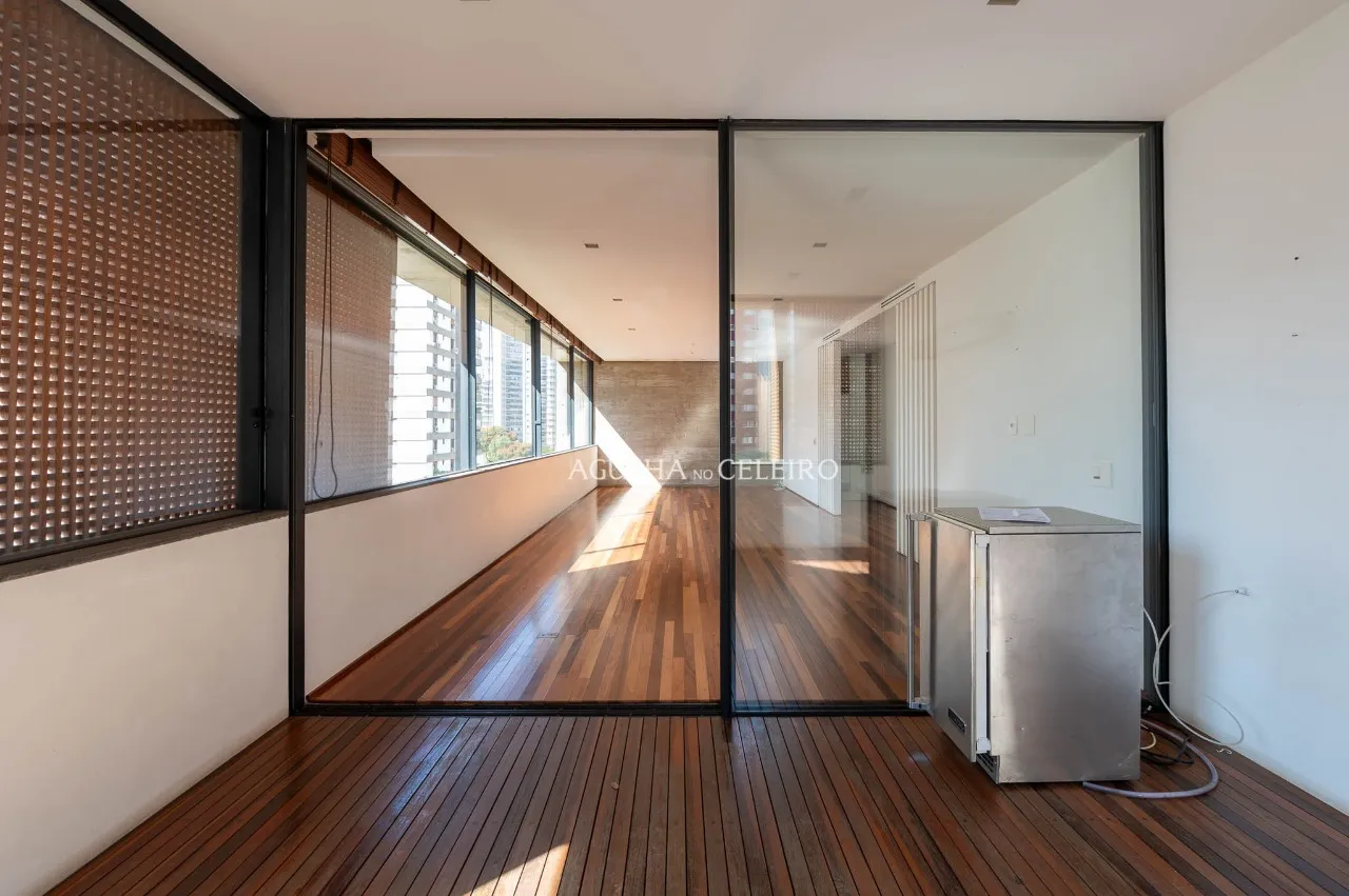 Design contemporâneo de Marcio Kogan ao lado do Parque do Povo. – 21232