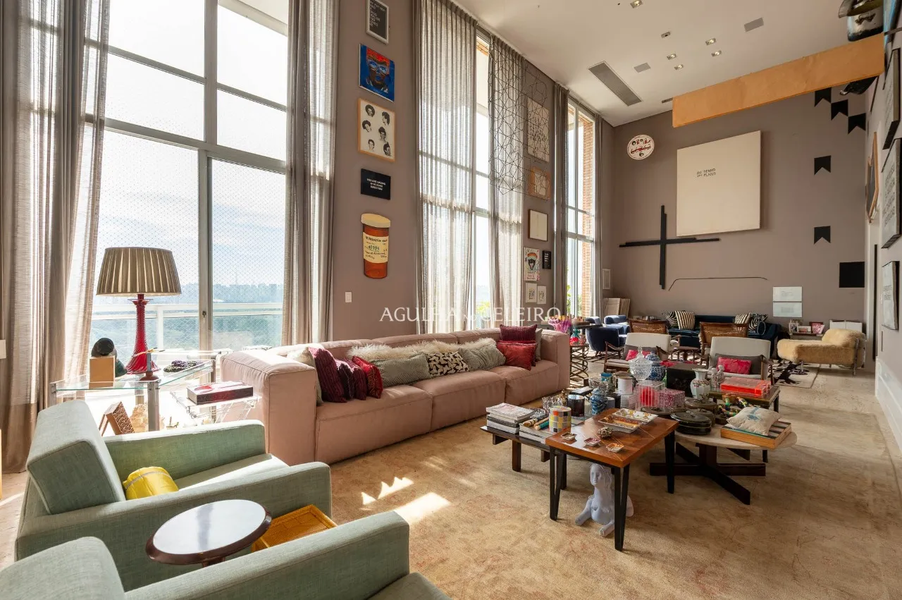Duplex com Pé-Direito Duplo e Vista para o Ibirapuera – 21378