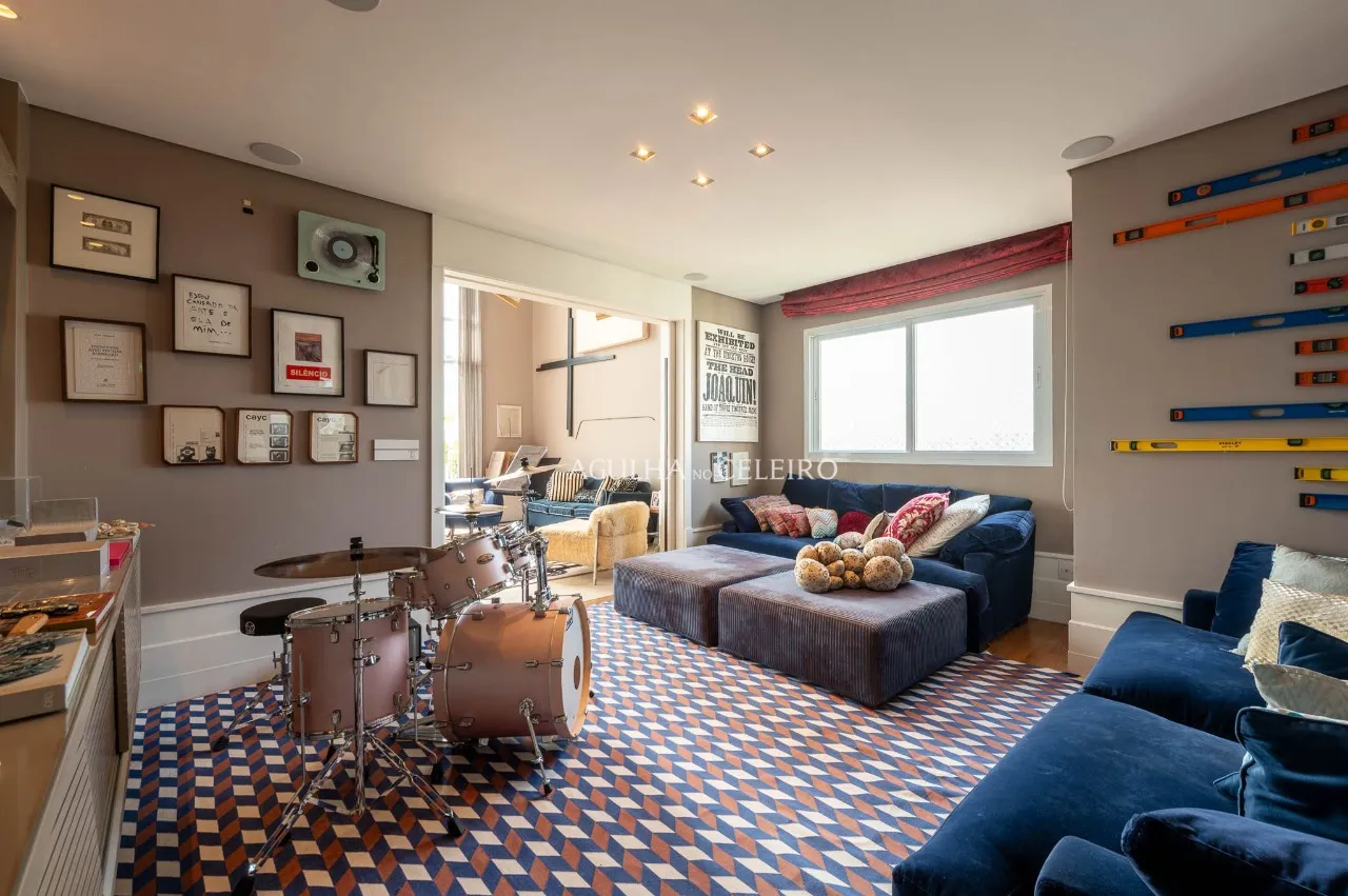 Duplex com Pé-Direito Duplo e Vista para o Ibirapuera – 21378