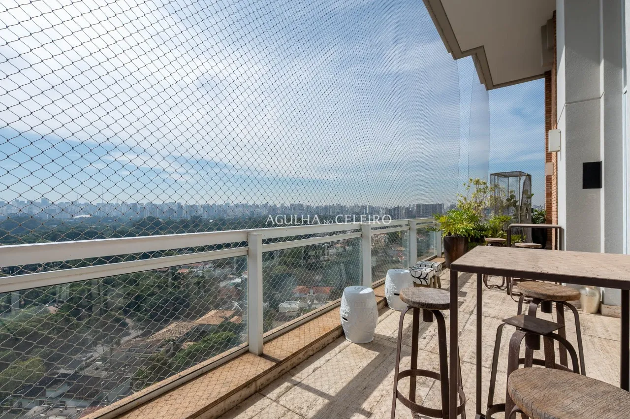 Duplex com Pé-Direito Duplo e Vista para o Ibirapuera – 21378
