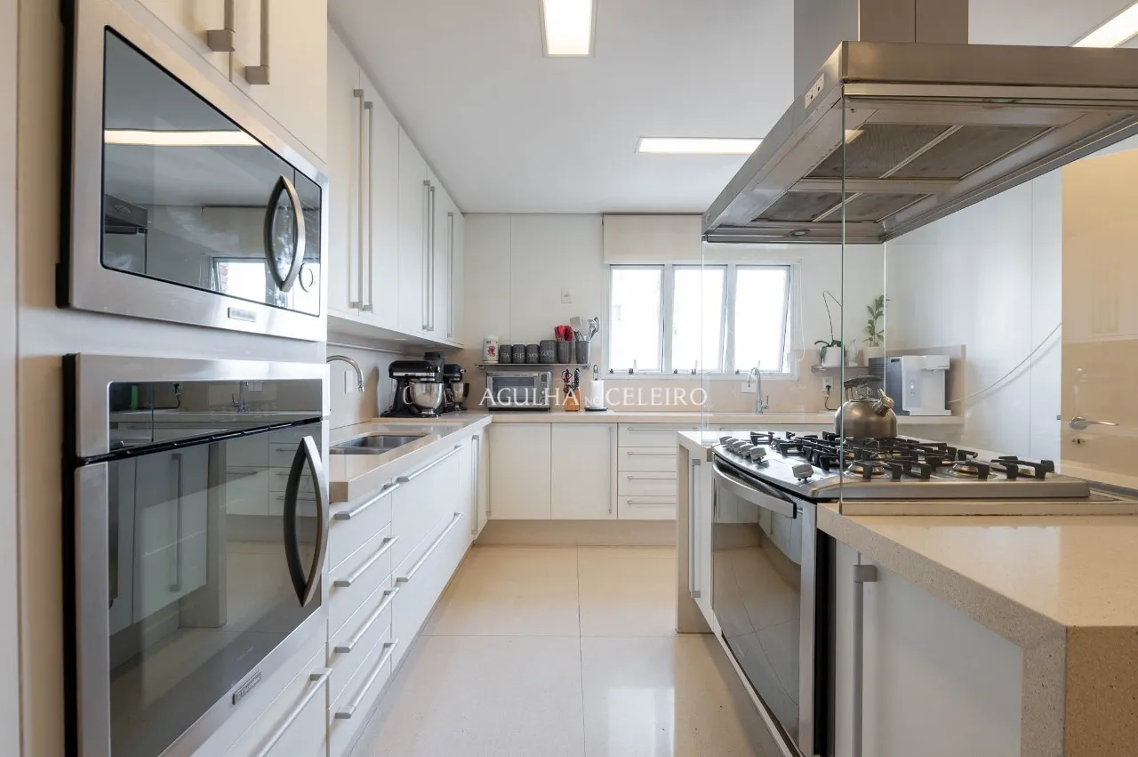 Duplex com Pé-Direito Duplo e Vista para o Ibirapuera – 21378