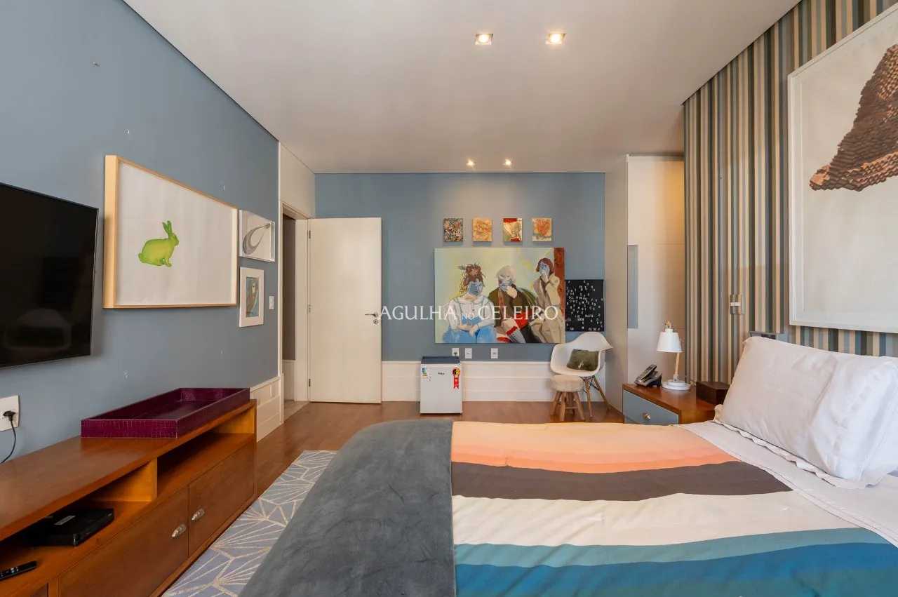 Duplex com Pé-Direito Duplo e Vista para o Ibirapuera – 21378