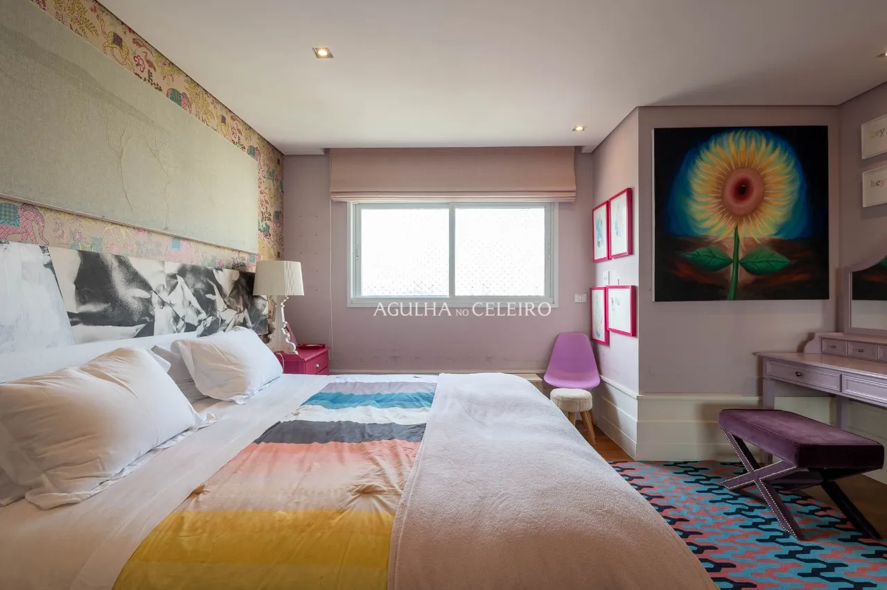 Duplex com Pé-Direito Duplo e Vista para o Ibirapuera – 21378