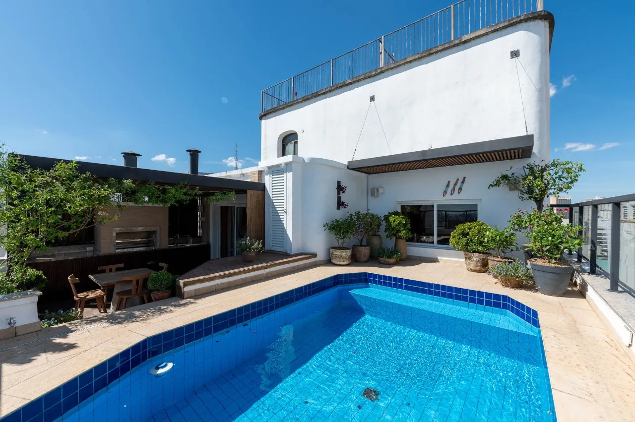 Cobertura descolada nos Jardins, com atmosfera de casa e vista espetacular. – 21516