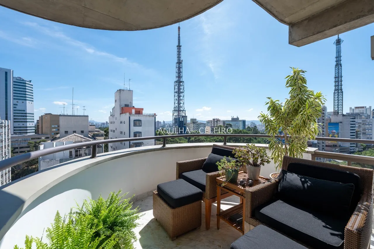 Cobertura descolada nos Jardins, com atmosfera de casa e vista espetacular. – 21516