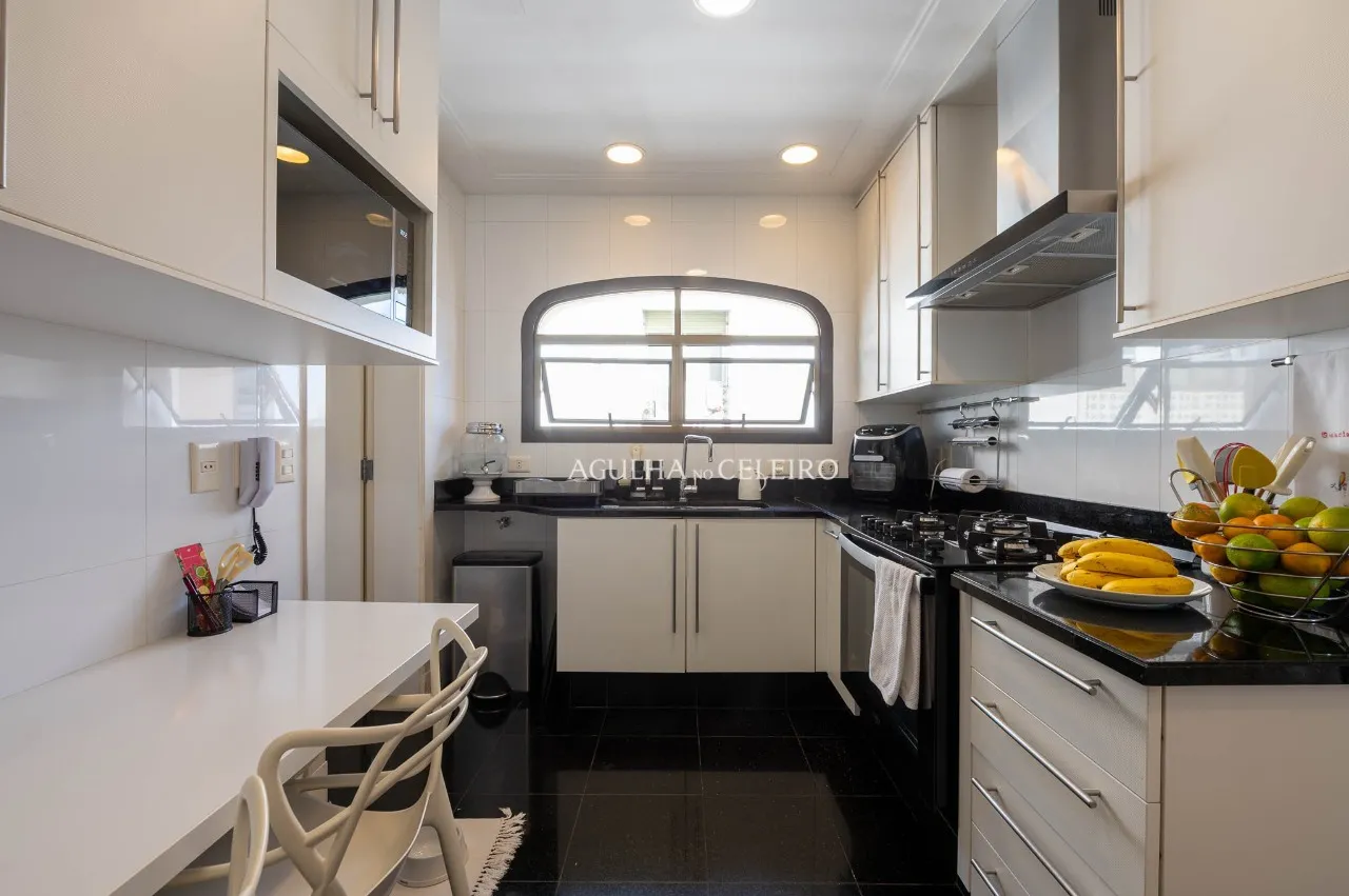 Cobertura descolada nos Jardins, com atmosfera de casa e vista espetacular. – 21516