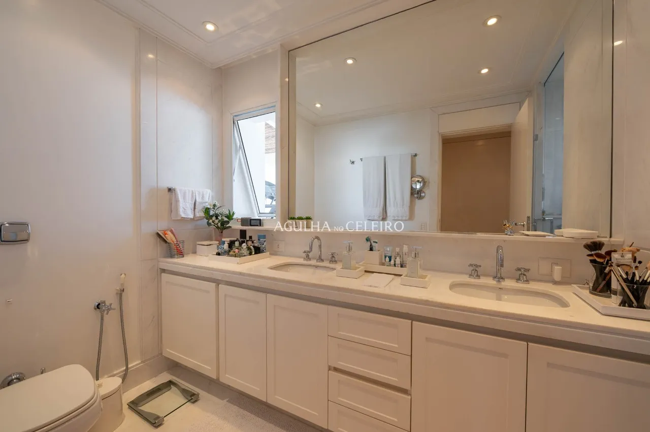 Cobertura descolada nos Jardins, com atmosfera de casa e vista espetacular. – 21516