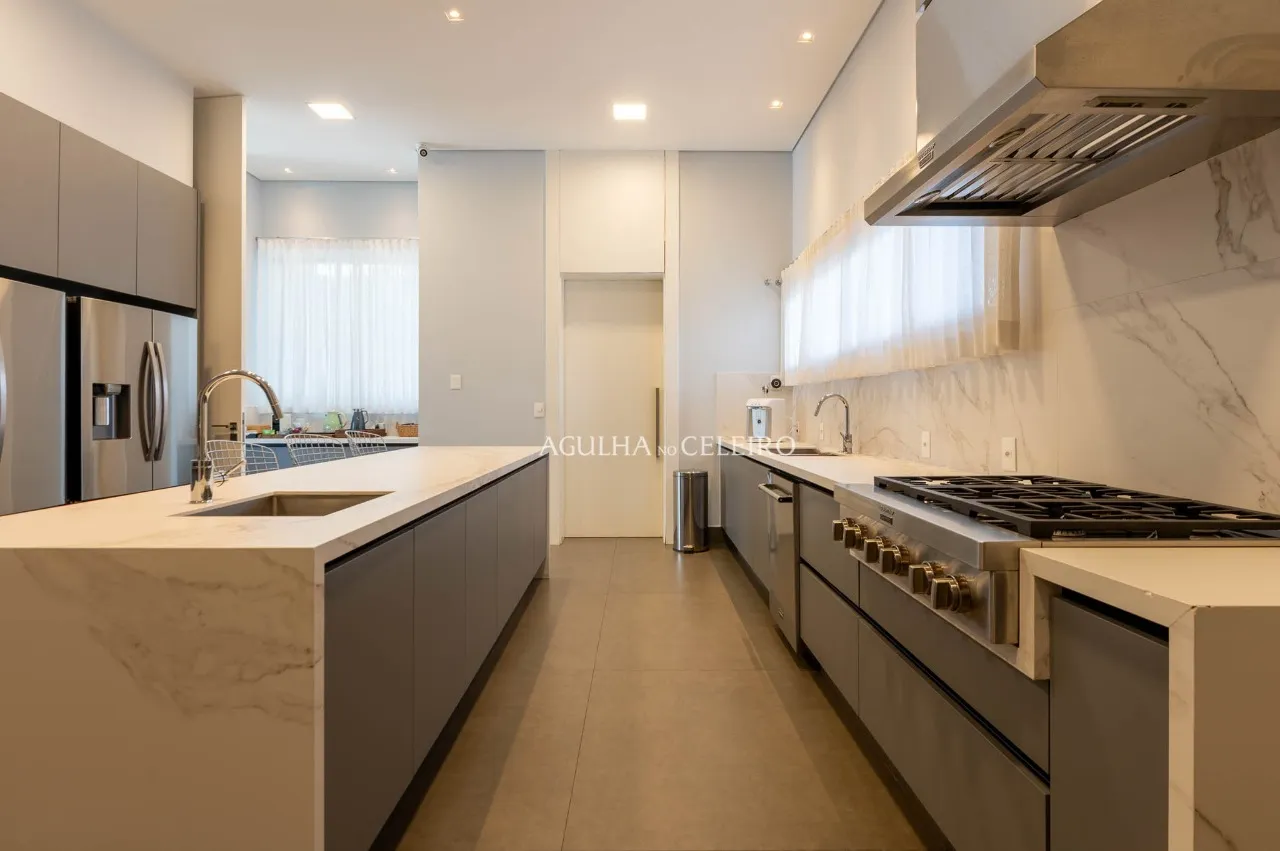 Casa com 8 suítes assinada por Olegário de Sá à venda na Quinta da Baronesa – 21581