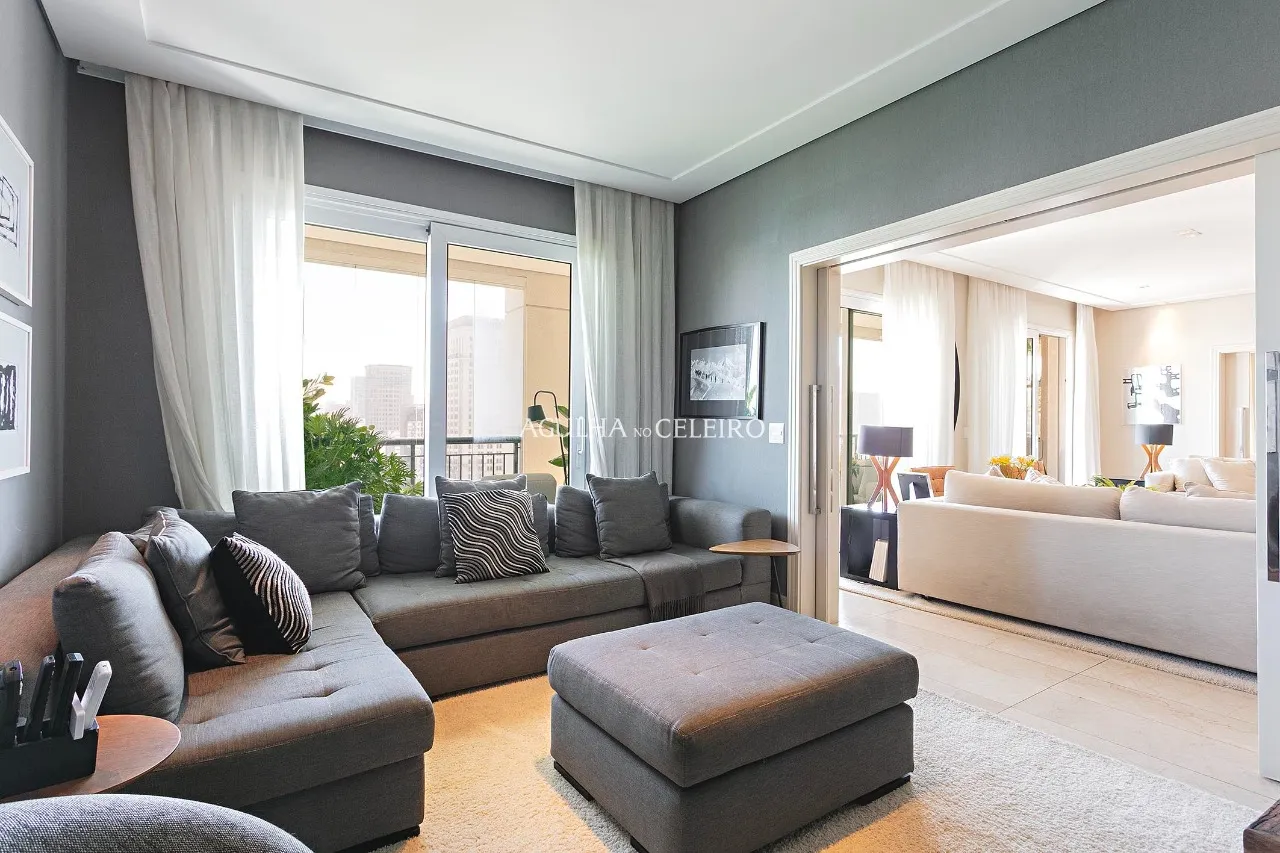 Exclusividade, amplitude, e muita luz natural em frente ao Clube Pinheiros. – 21650
