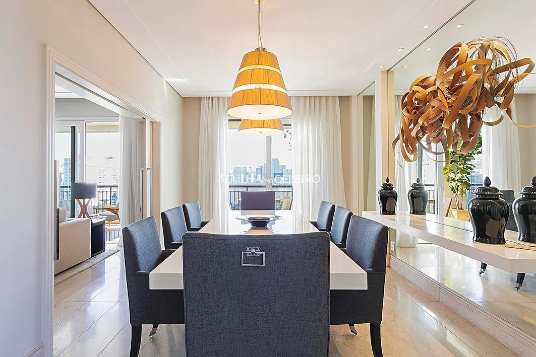 Exclusividade, amplitude, e muita luz natural em frente ao Clube Pinheiros. – 21650